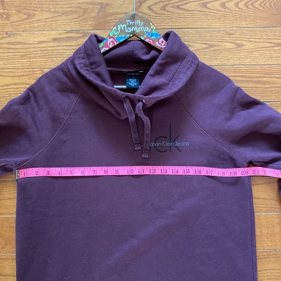 Calvin Klein wine/burgundy sweatshirt size medium. - Picture 9 of 11